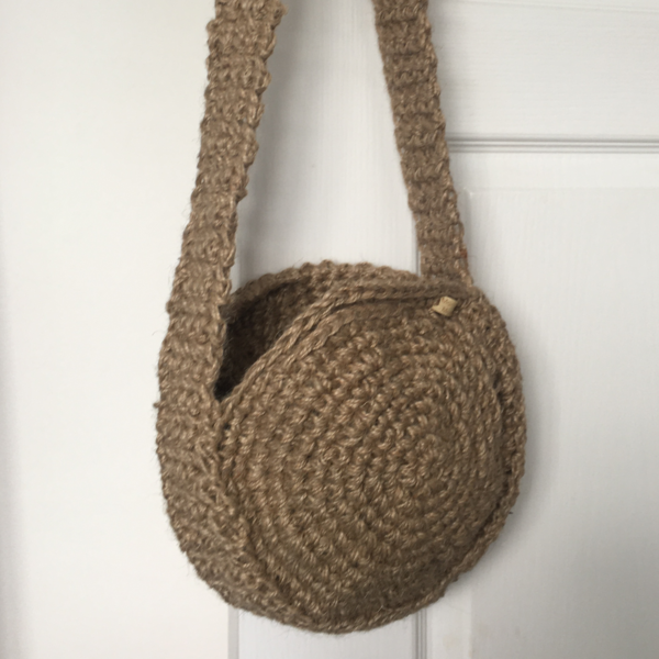 round jute bag